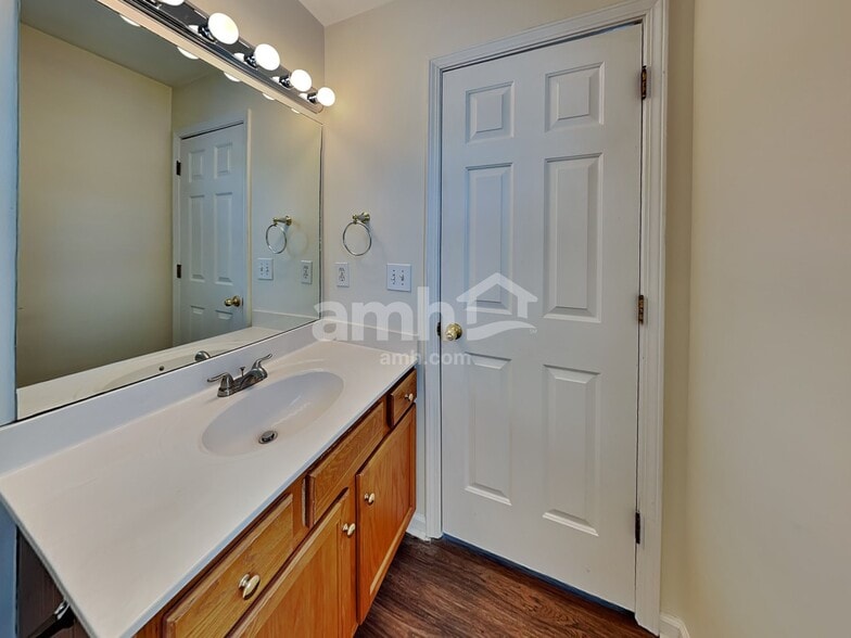 Building Photo - 8146 Coley Davis Rd