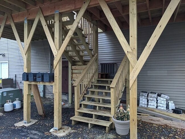 Building Photo - 1725 N Farnsworth Ave
