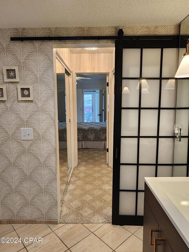 Building Photo - 4726 Bay Point Rd