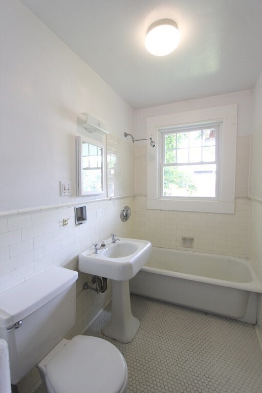Building Photo - 97 Langdon St