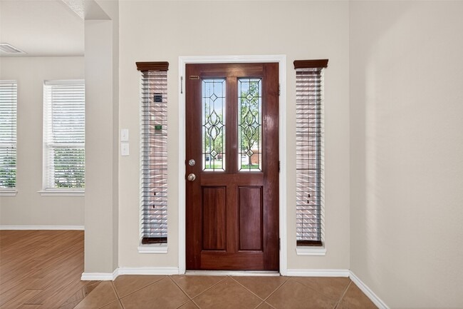 Building Photo - 17611 Haywood Oaks Dr