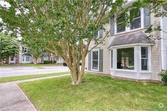 Building Photo - Yorkshire Downs Townhome