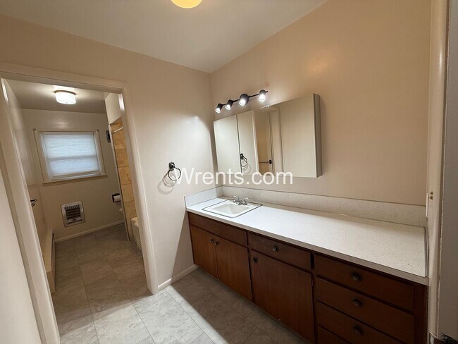 Building Photo - South Hill Charming corner lot 3 bed 2 bath in quiet neighborhood