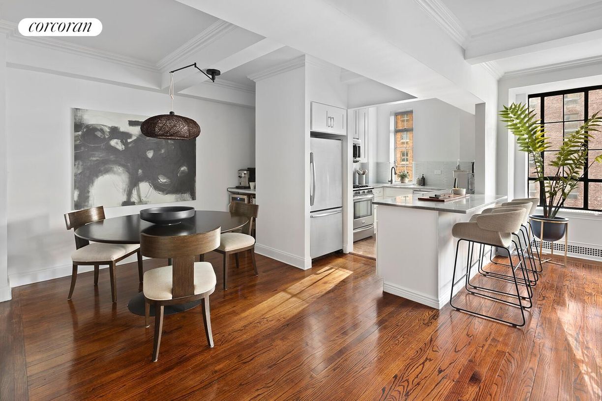 Building Photo - 350 W 57th St