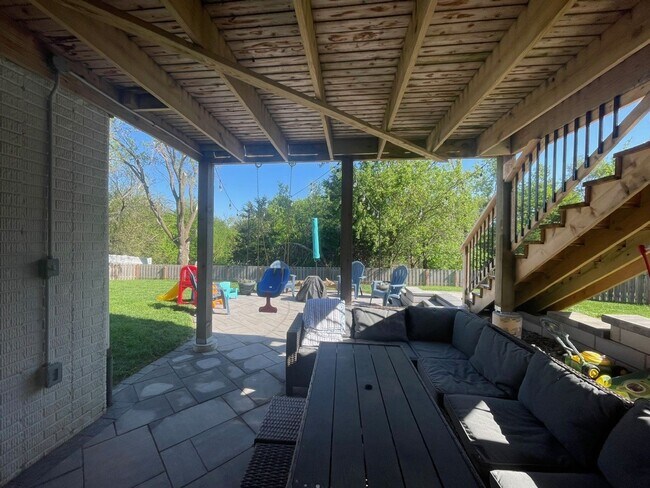 Building Photo - Home For Rent Papillion
