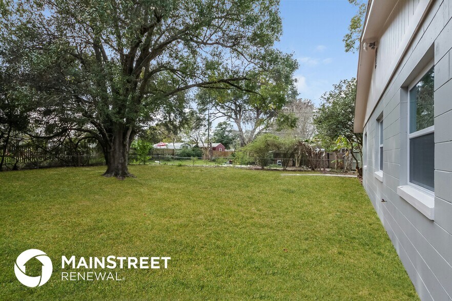 Building Photo - 5312 Wren St