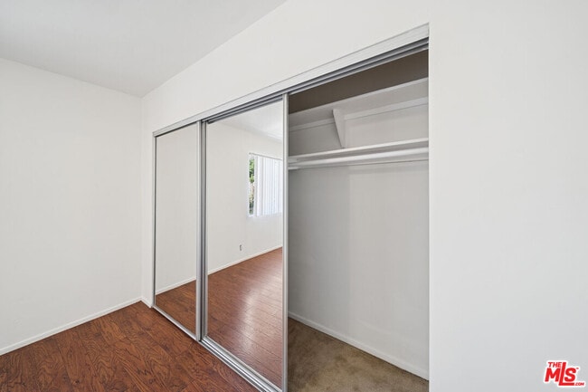 Building Photo - 1027 N Edinburgh Ave