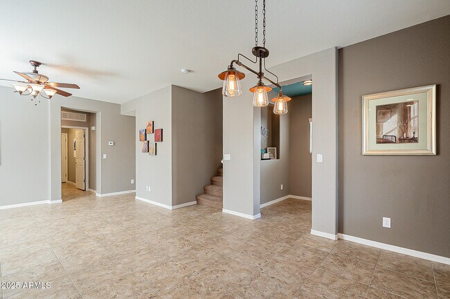 Building Photo - 2153 W Barwick Dr