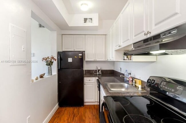 Building Photo - 934 Michigan Ave