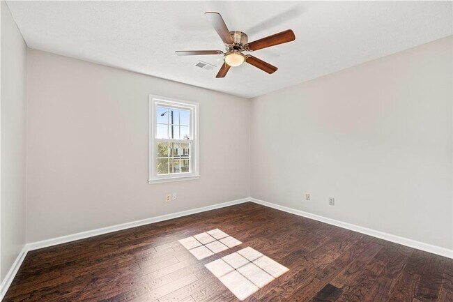 Building Photo - 4892 Raven Way NE