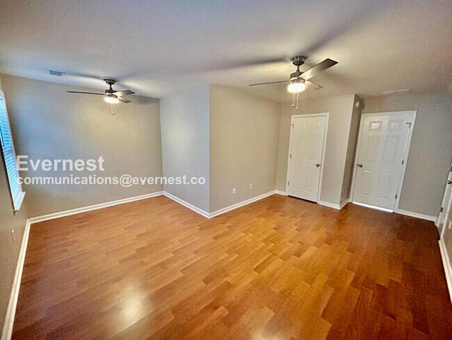 Building Photo - 2250 Winthrope Way Dr