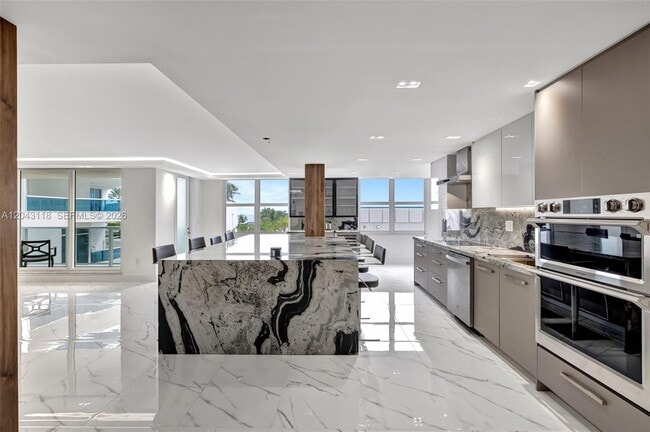Building Photo - 2751 S Ocean Dr