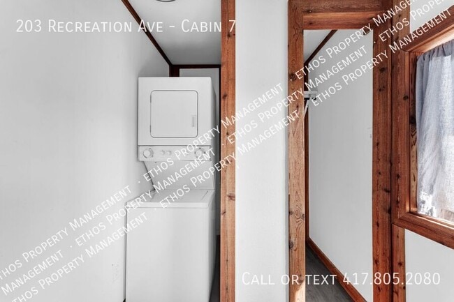 Building Photo - 203 Recreation Ave