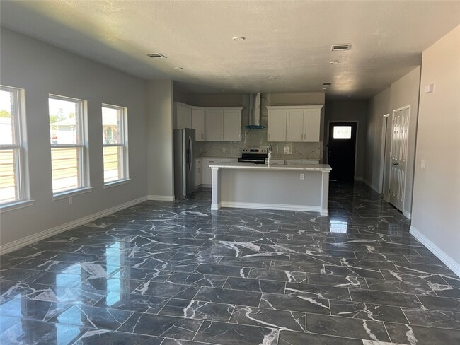 Building Photo - 898 Rd 3556