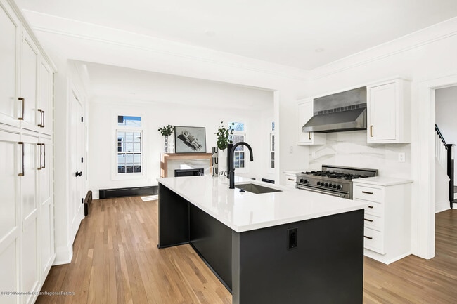 Primary Photo - 23 Lincoln Ave