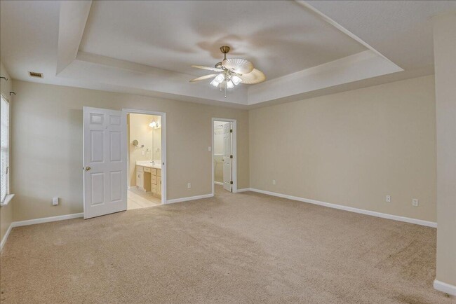 Building Photo - 924 Prairie Cir