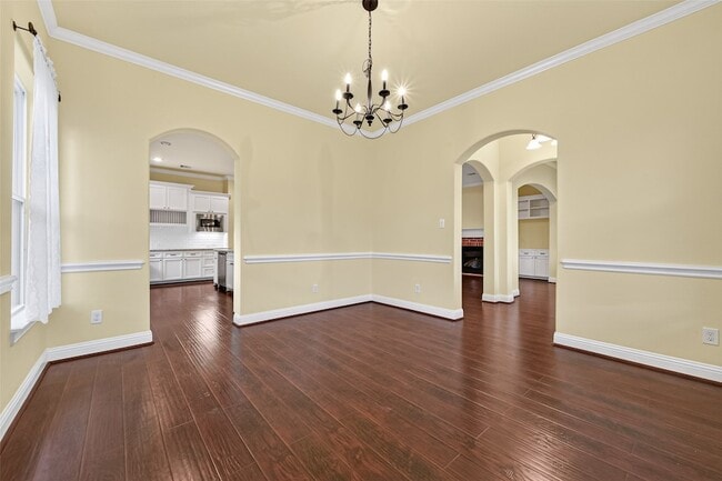 Building Photo - 4727 Lake Village Dr