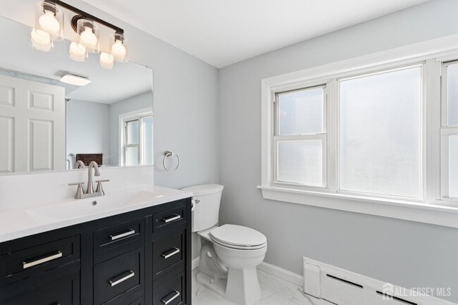 Building Photo - 219 Plainfield Rd