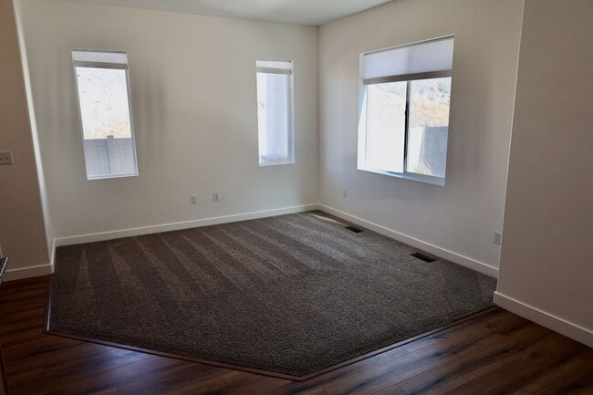 Building Photo - 15104 S Wild Horse Wy