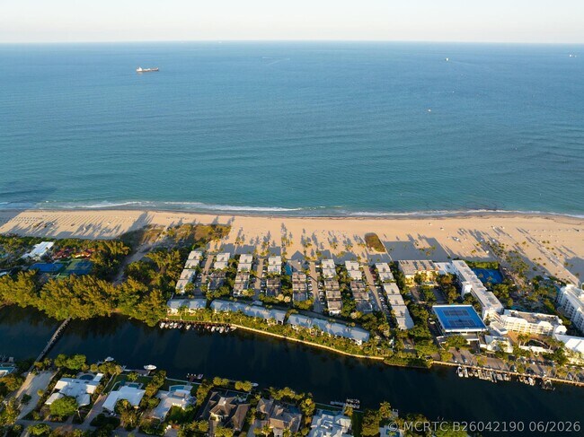 Building Photo - 1680 S Ocean Dr