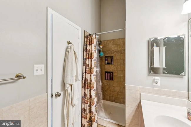 Building Photo - 124 Penwick Cir