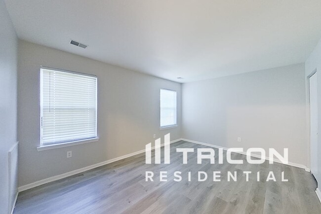 Building Photo - 5105 Aldershot Dr