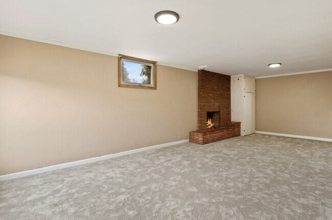 Building Photo - OREGON MID CENTURY DREAM