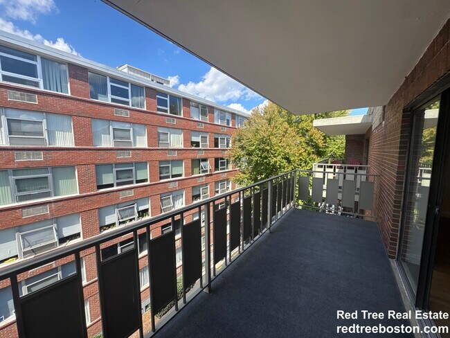 Building Photo - 320 Hammond Pond Pkwy