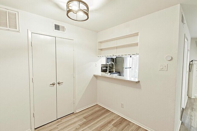 Building Photo - 4800 Northway Dr