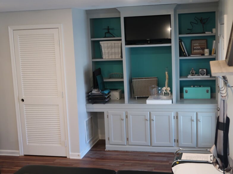 Building Photo - 504 Waters Cove Ct