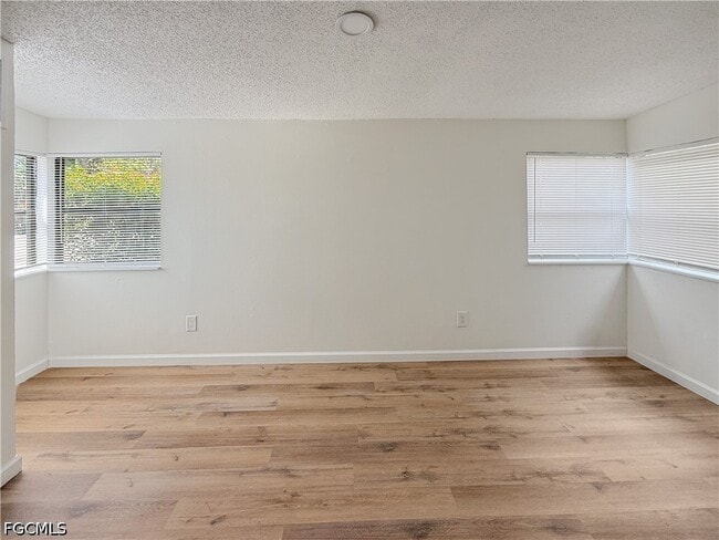 Building Photo - 202 2nd St