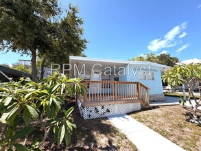 Building Photo - 2643 Teakwood Dr