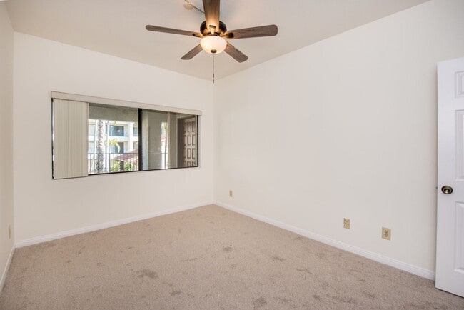 Building Photo - Updated 2 BR- 2 BA in FOUNTAIN VALLEY