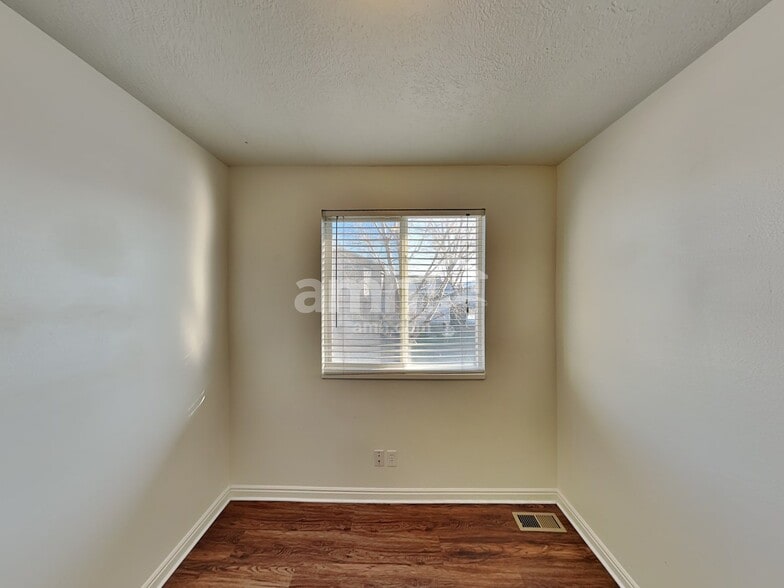 Building Photo - 5739 Impressions Dr