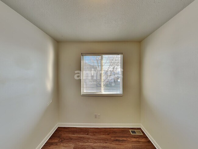 Building Photo - 5739 Impressions Dr