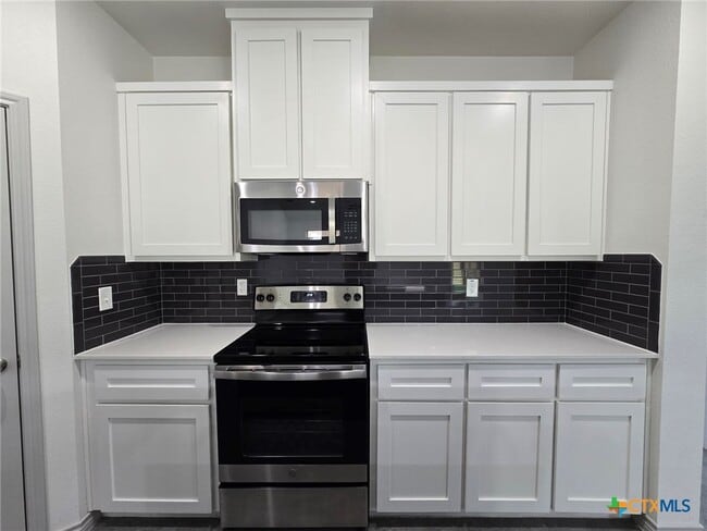 Building Photo - 818 Freedom Cir