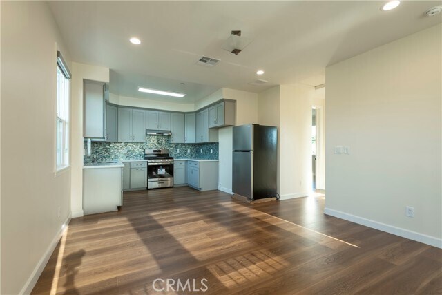 Building Photo - 5922 Encinita Ave