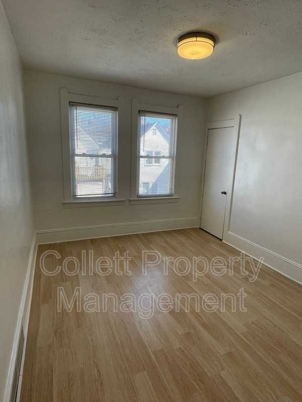 Building Photo - 1924 E 123rd St