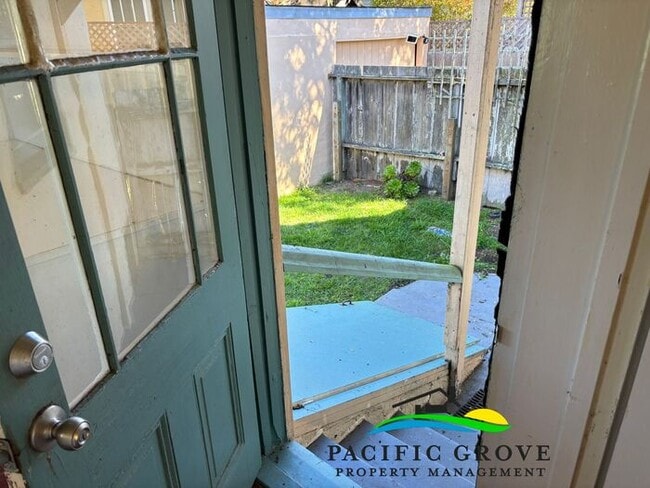 Building Photo - Delightful 3-Bedroom, 2 bath home in Pacific Grove