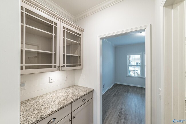 Building Photo - 15036 Lakeside Trail SW