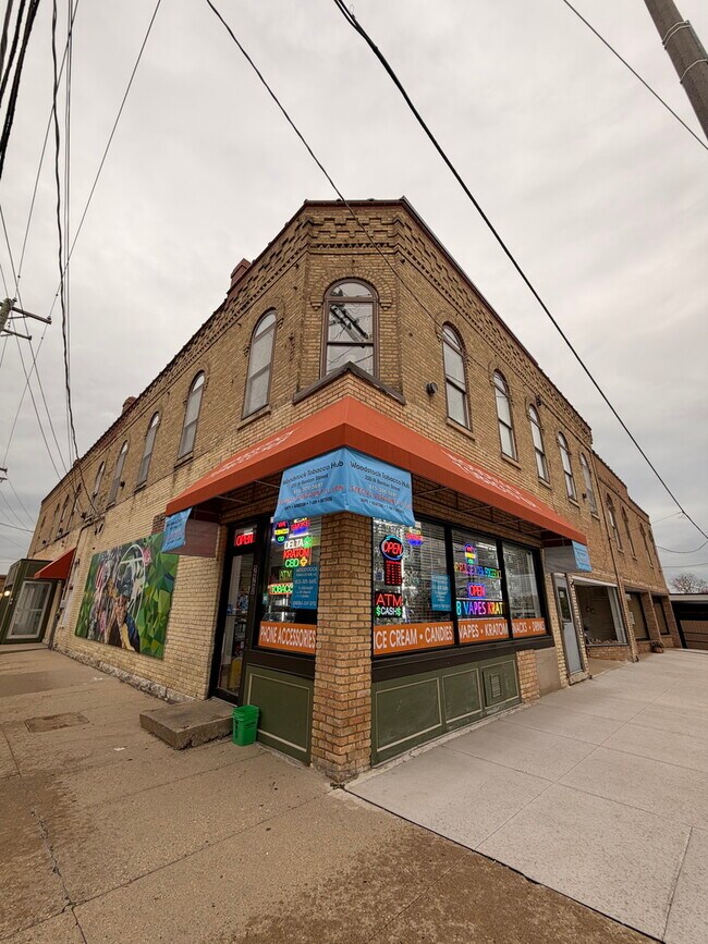 Building Photo - 226 N Benton St