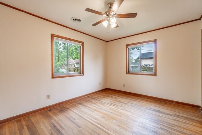 Building Photo - * Move-In Special * Charming 3 Bedroom, 1....
