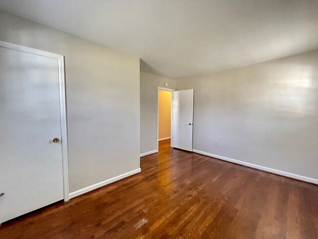 Building Photo - 10500 Chalkley Rd