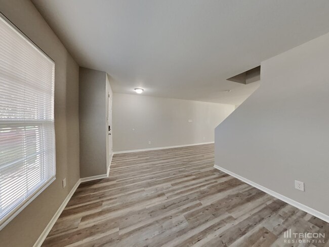 Building Photo - 3007 W Longbranch Dr