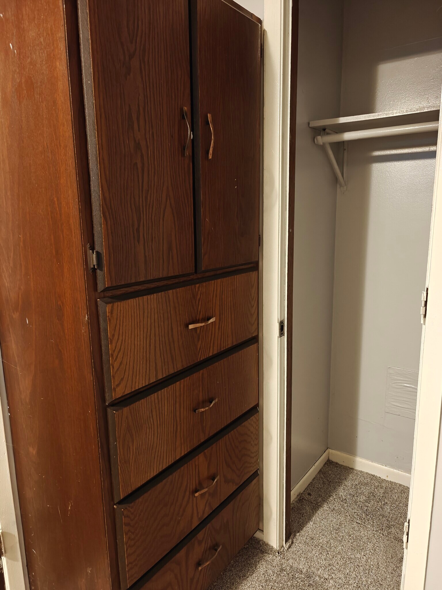 Building Photo - 919 N Elm Ave