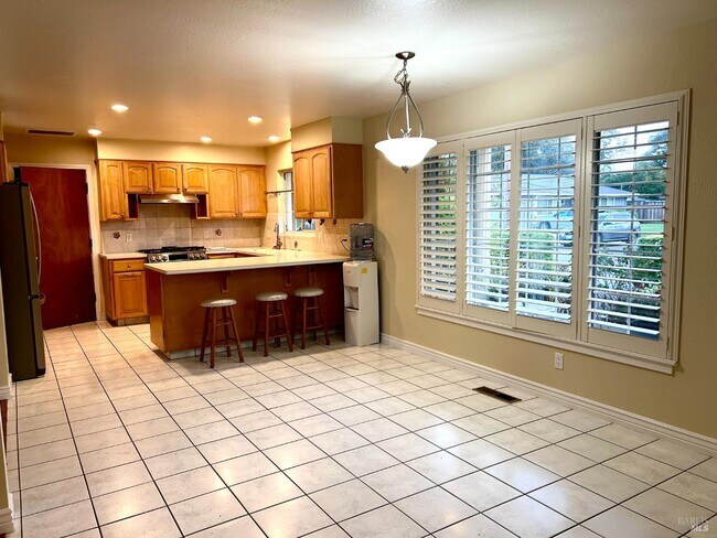 Building Photo - 216 Hampton Ct