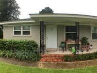 Building Photo - 1556 Kemper Ave