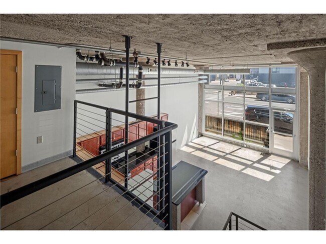 Building Photo - 521 S 7th St