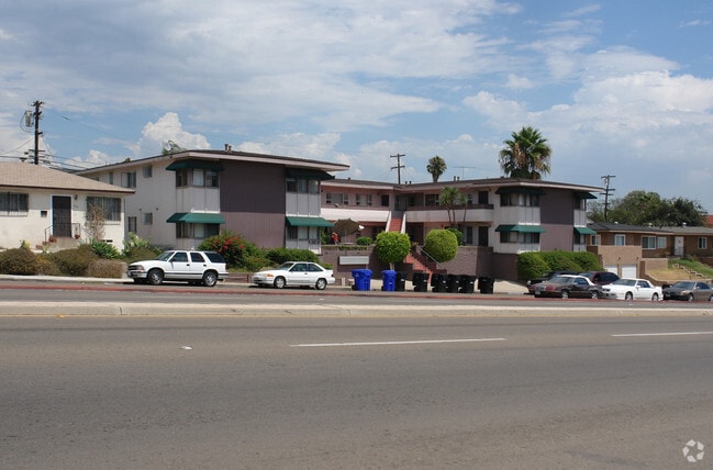 Primary Photo - College Grove