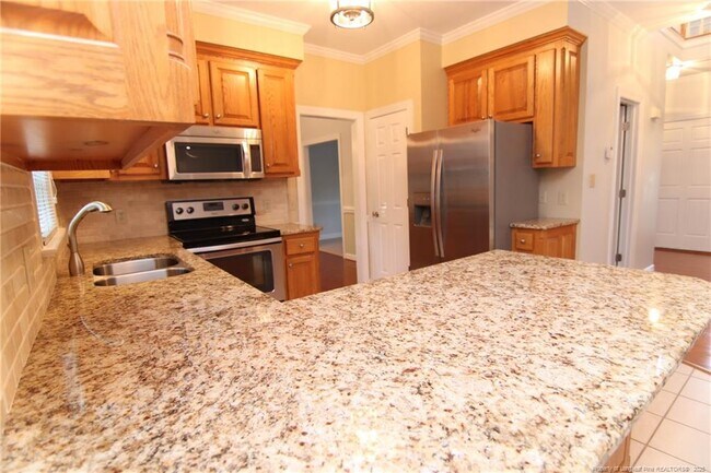 Building Photo - 2021 Shadow Creek Dr
